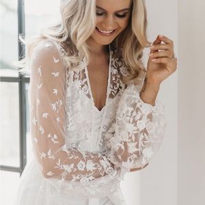 Le Rose Adele Bridal Lace Maxi Robe - size XS/S